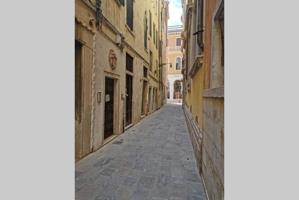 Апартаменты San Marco Square Wi-Fi Fibra In The Fashion District 493 Венеция Экстерьер фото